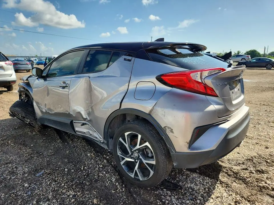 2020 TOYOTA C-HR XLE  