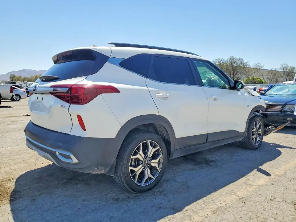 2021 KIA SELTOS EX  