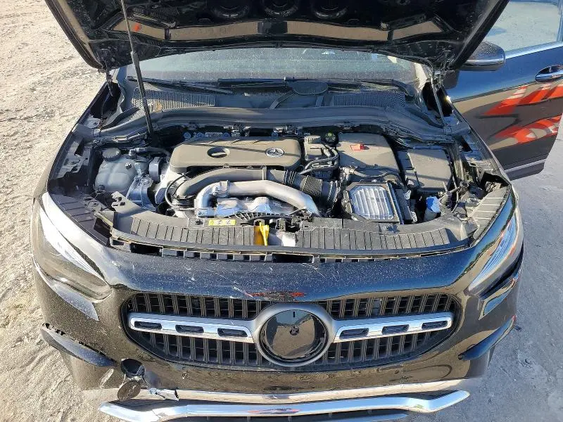 2025 MERCEDES-BENZ GLA 250  