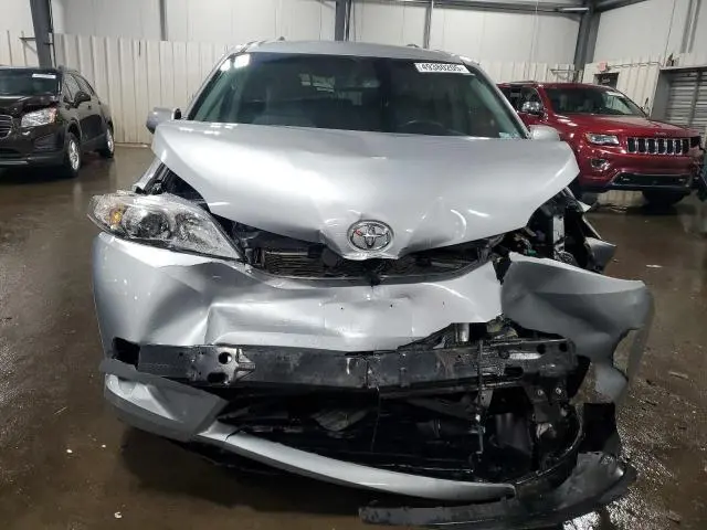 2015 TOYOTA SIENNA LE