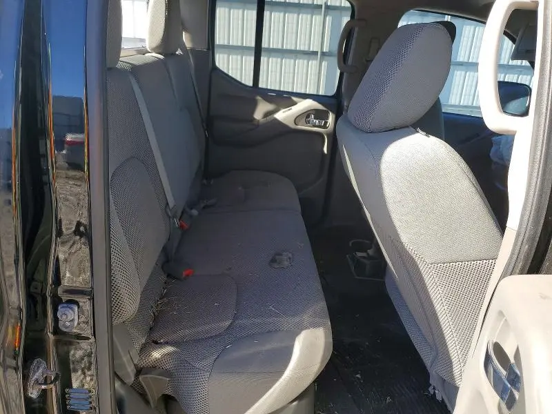 2015 NISSAN FRONTIER S  