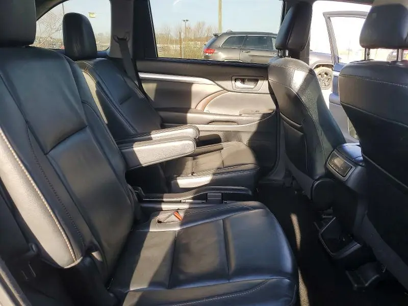 2017 TOYOTA HIGHLANDER XLE  