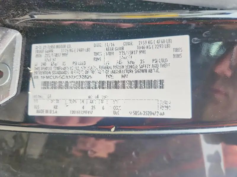 2017 FORD ESCAPE SE  