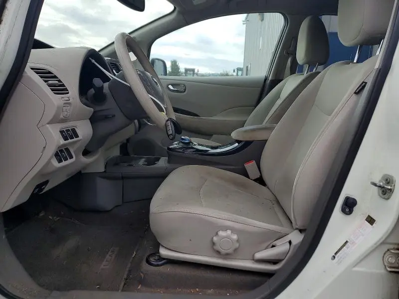 2011 NISSAN LEAF SV  