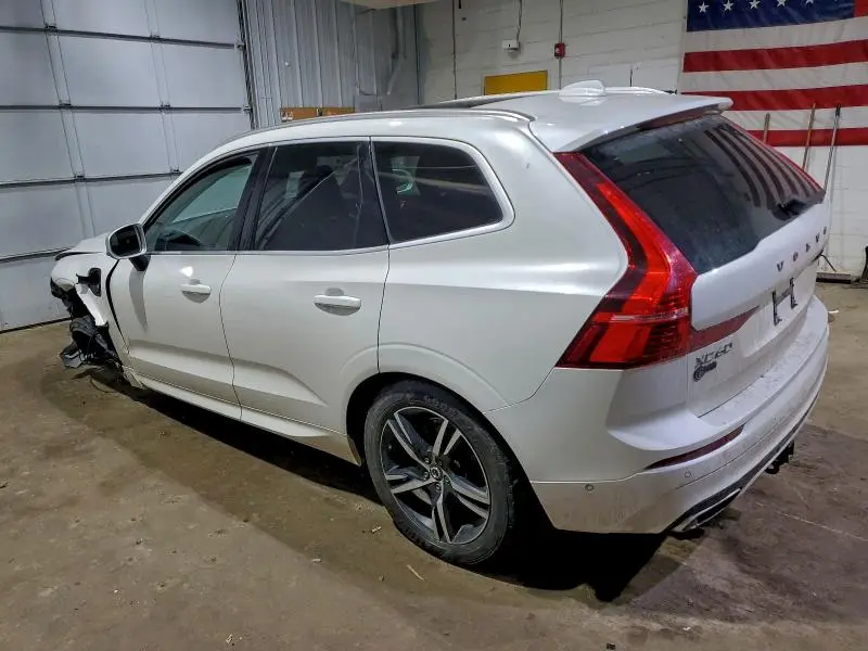 2018 VOLVO XC60 T8 R-DESIGN  