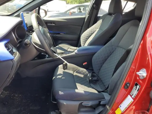 2022 TOYOTA C-HR XLE  