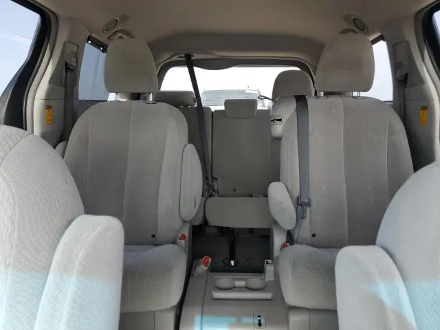 2014 TOYOTA SIENNA LE  