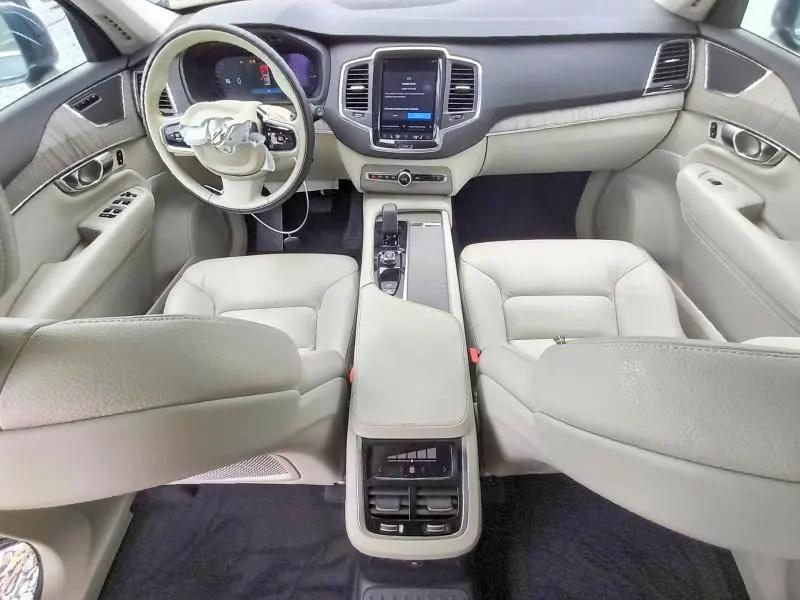 2025 VOLVO XC90 CORE  