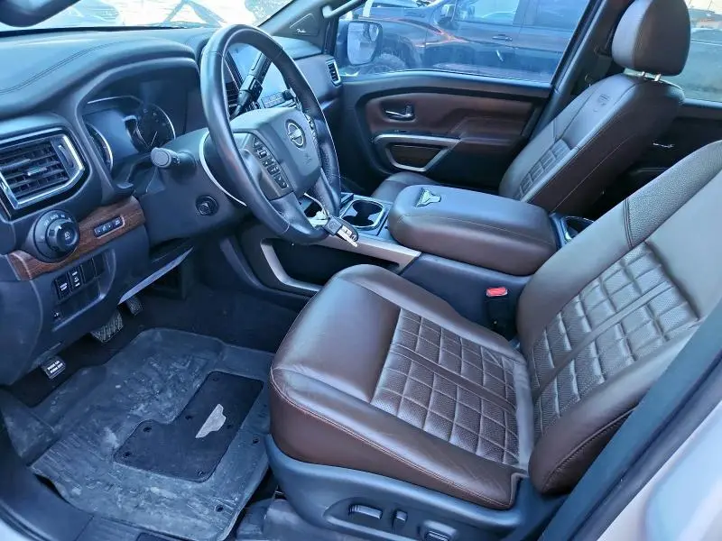 2023 NISSAN TITAN SV  