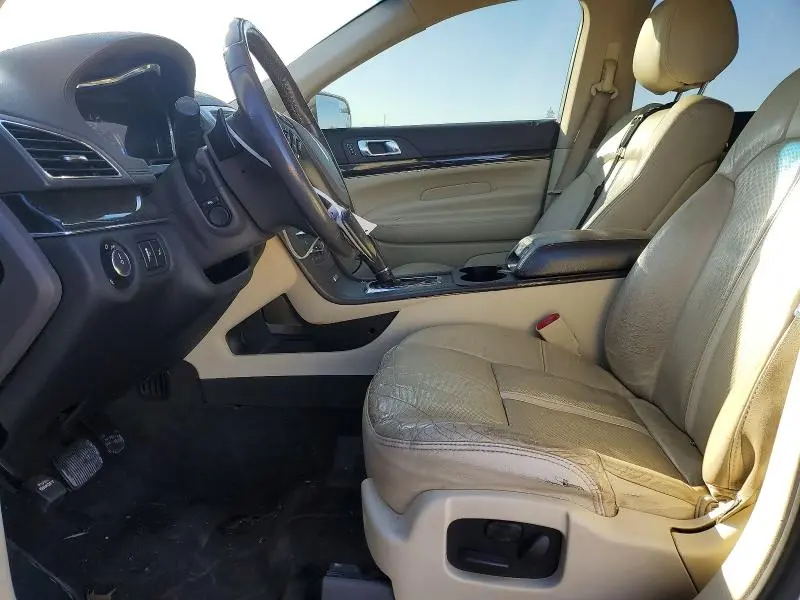 2015 LINCOLN MKT   