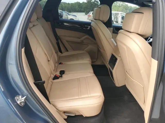 2019 PORSCHE CAYENNE   