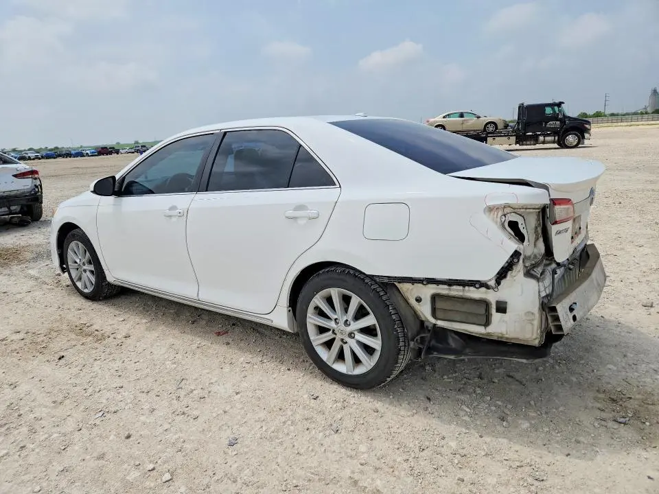 2013 TOYOTA CAMRY XLE  