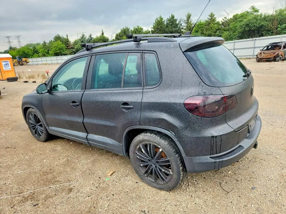 2011 VOLKSWAGEN TIGUAN S  