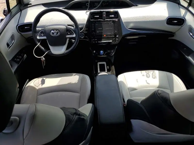 2017 TOYOTA PRIUS FOUR TOURING  