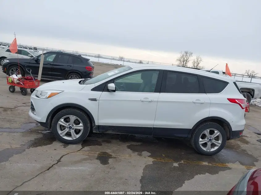 2016 FORD ESCAPE SE
