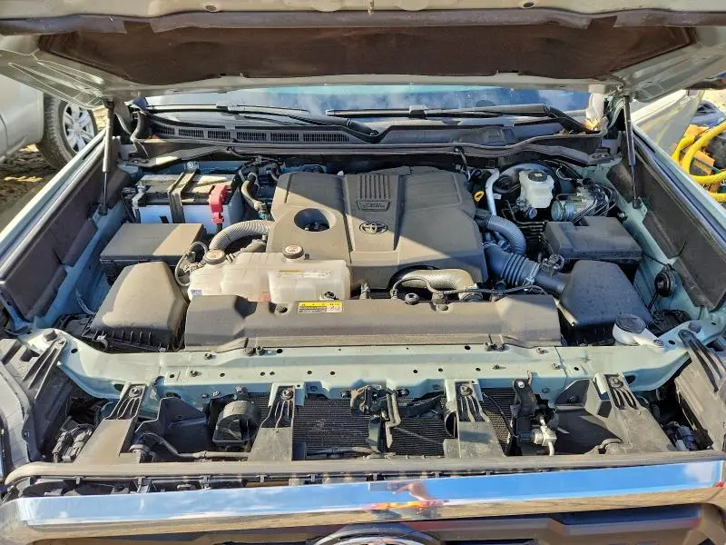 2024 TOYOTA TUNDRA CREWMAX SR  