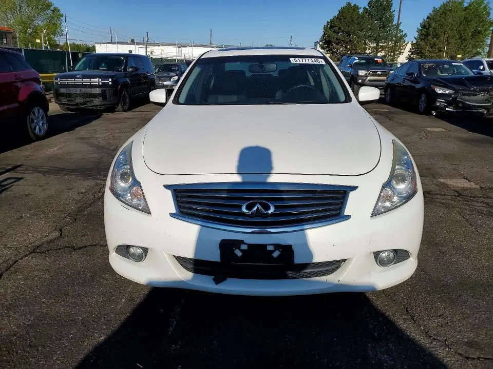 2015 INFINITI Q40 BASE  
