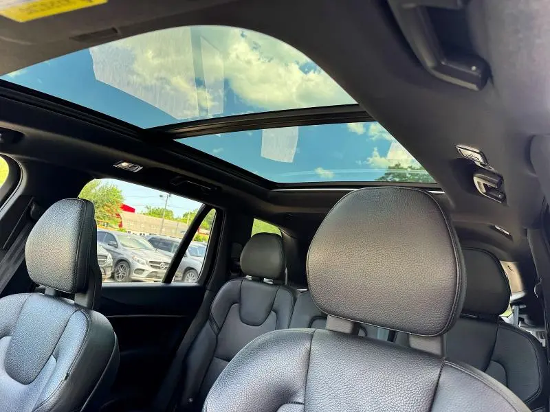 2020 VOLVO XC90 T6 MOMENTUM  