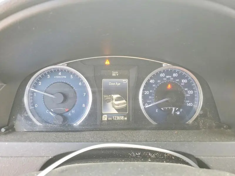 2016 TOYOTA CAMRY LE  