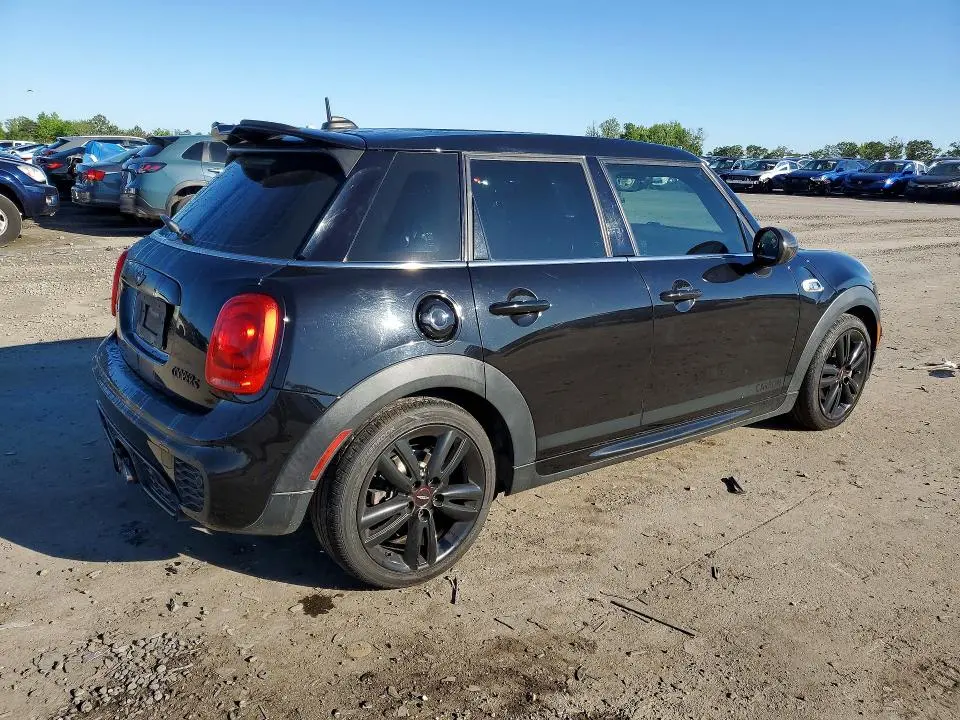 2018 MINI COOPER S  