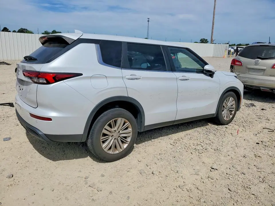 2023 MITSUBISHI OUTLANDER ES  