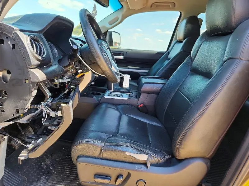 2017 TOYOTA TUNDRA CREWMAX SR5  