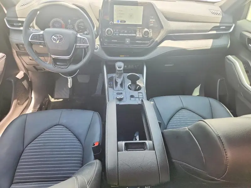 2025 TOYOTA HIGHLANDER XSE  
