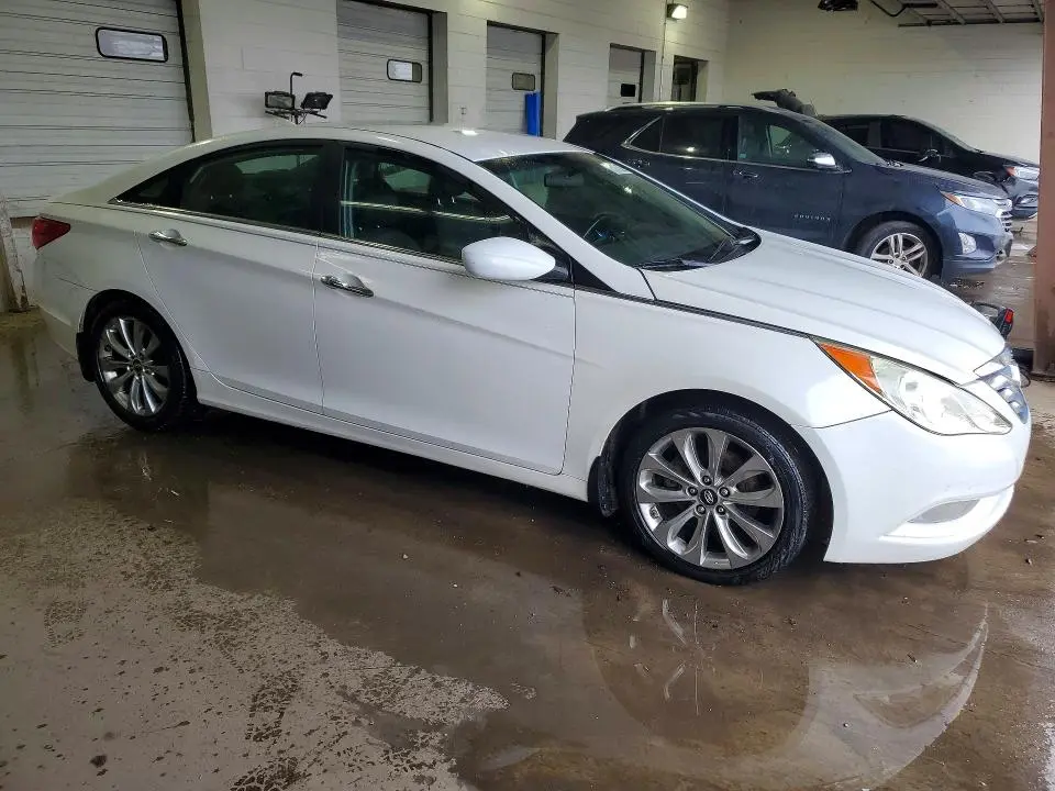 2011 HYUNDAI SONATA SE  