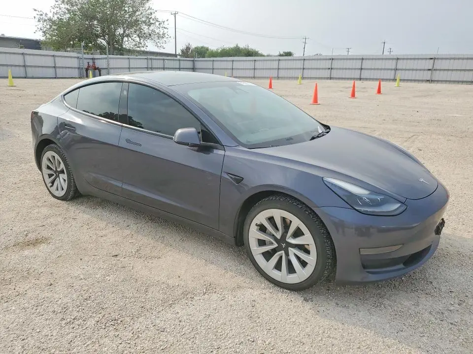 2021 TESLA MODEL 3   
