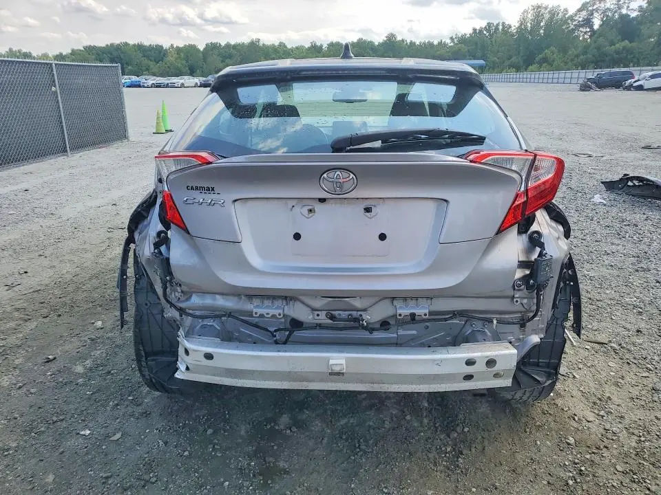 2019 TOYOTA C-HR XLE  