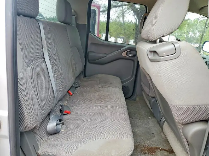 2011 NISSAN FRONTIER S  