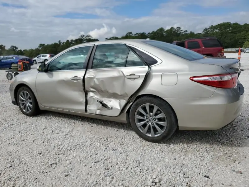 2016 TOYOTA CAMRY LE  