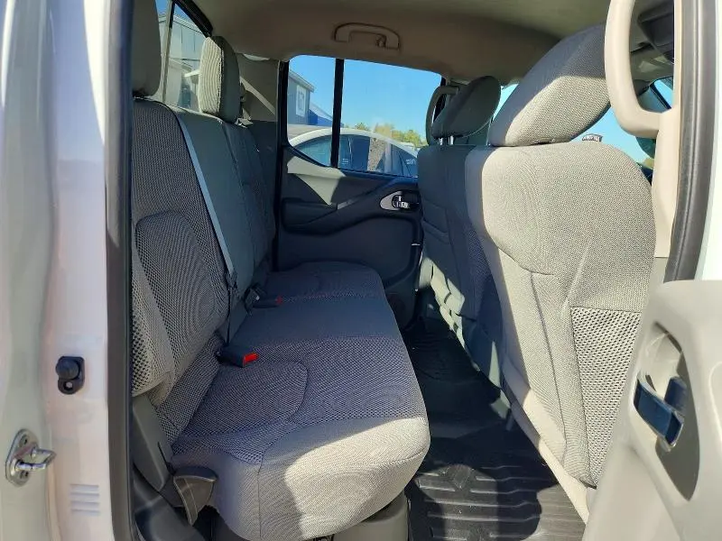 2021 NISSAN FRONTIER SV  