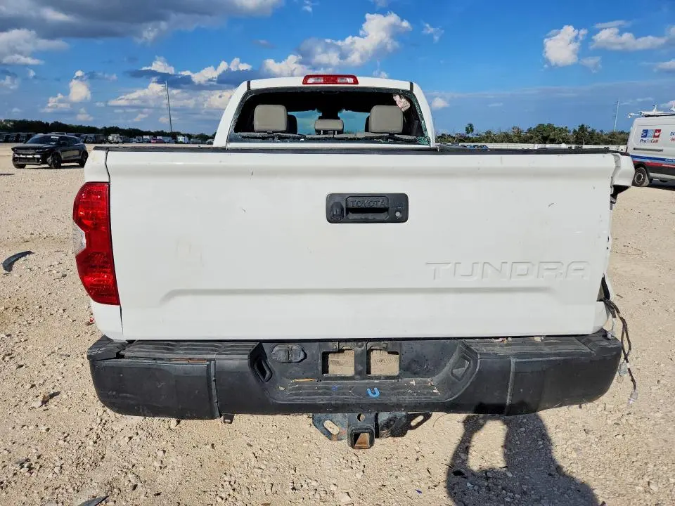 2017 TOYOTA TUNDRA SR  