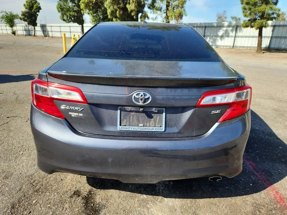 2012 TOYOTA CAMRY SE  