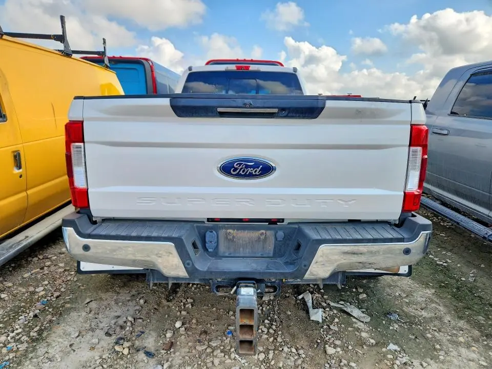 2019 FORD F350 LARIAT
