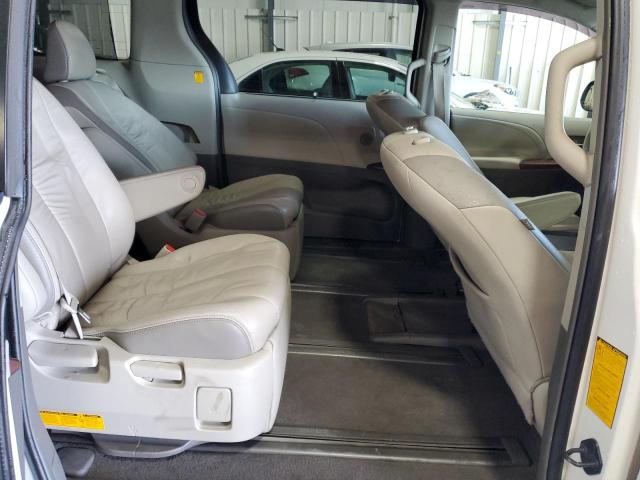 2011 TOYOTA SIENNA XLE