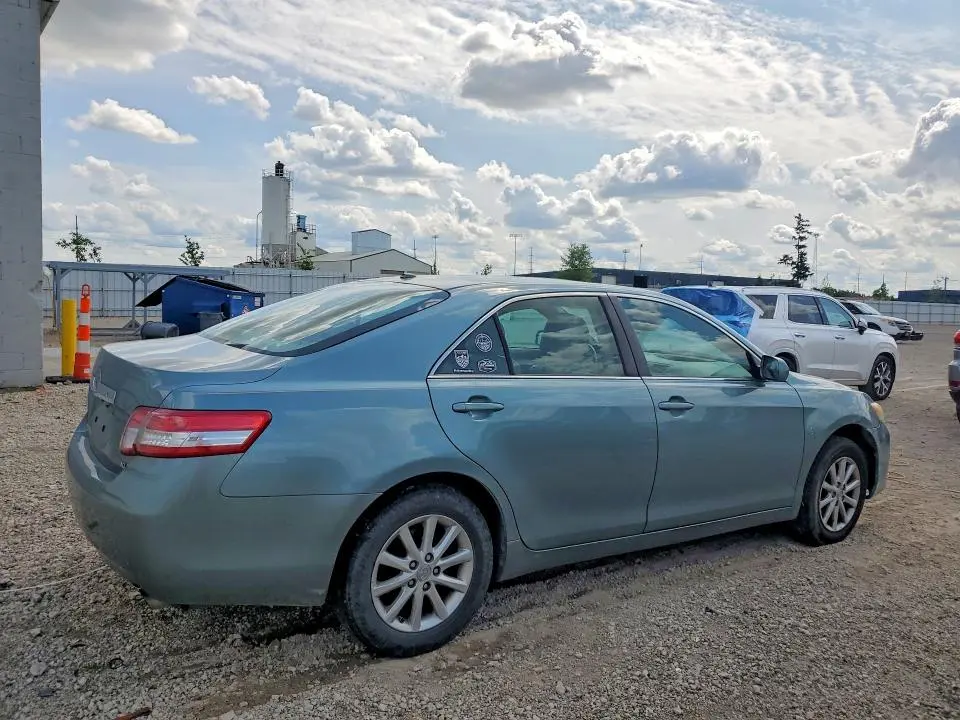 2010 TOYOTA CAMRY XLE  