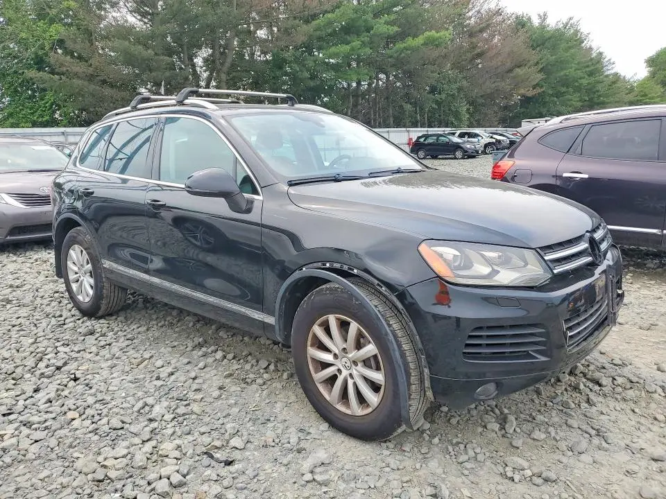 2011 VOLKSWAGEN TOUAREG V6  