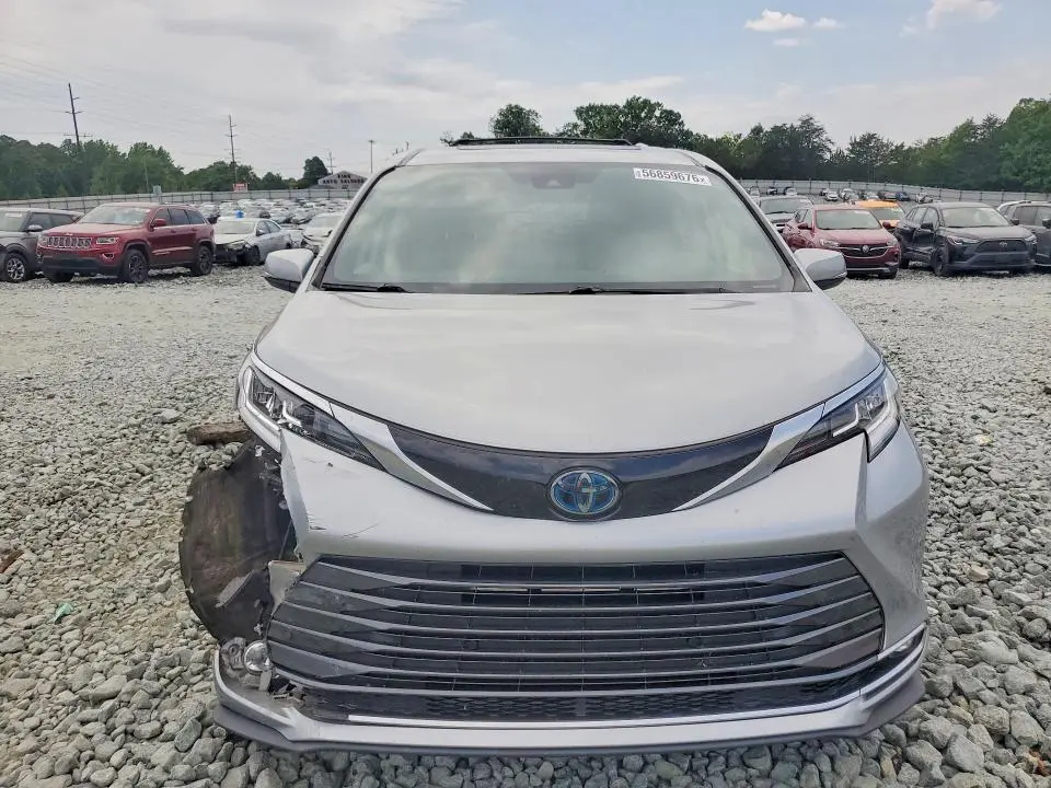 2021 TOYOTA SIENNA LIMITED 7-PASSENGER  