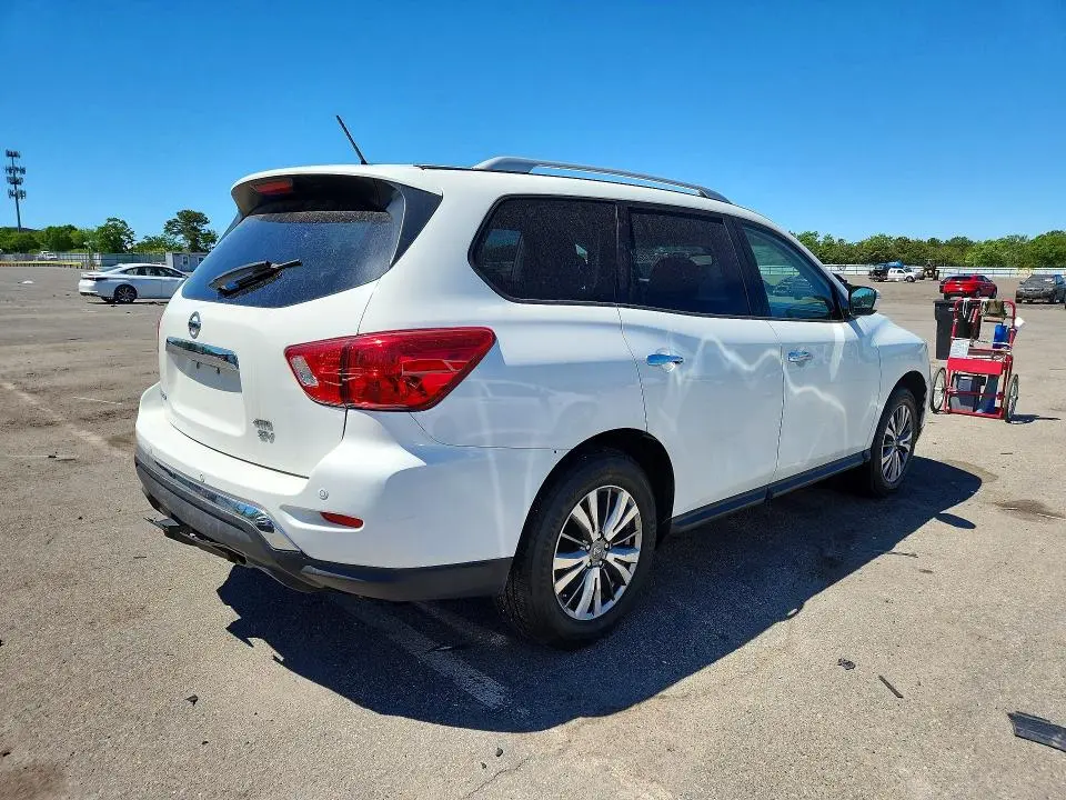 2018 NISSAN PATHFINDER SV  
