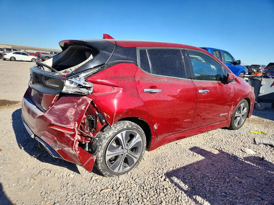 2019 NISSAN LEAF SL  