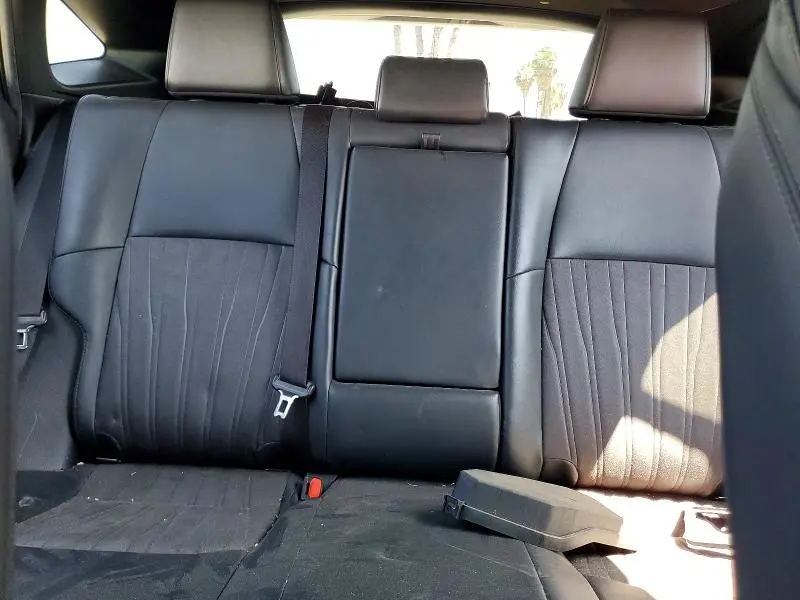 2021 TOYOTA VENZA XLE  