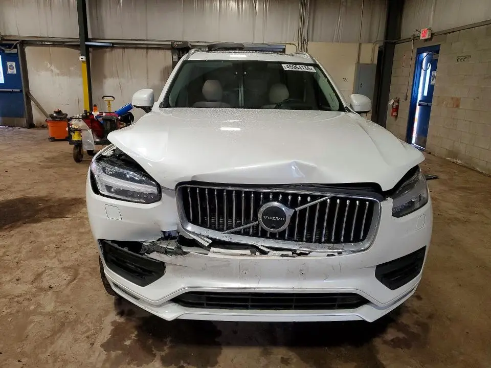 2022 VOLVO XC90 T6 MOMENTUM  