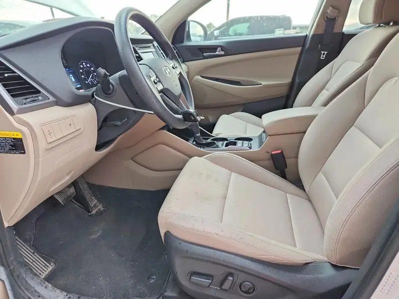 2016 HYUNDAI TUCSON SE  