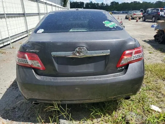 2011 TOYOTA CAMRY SE  