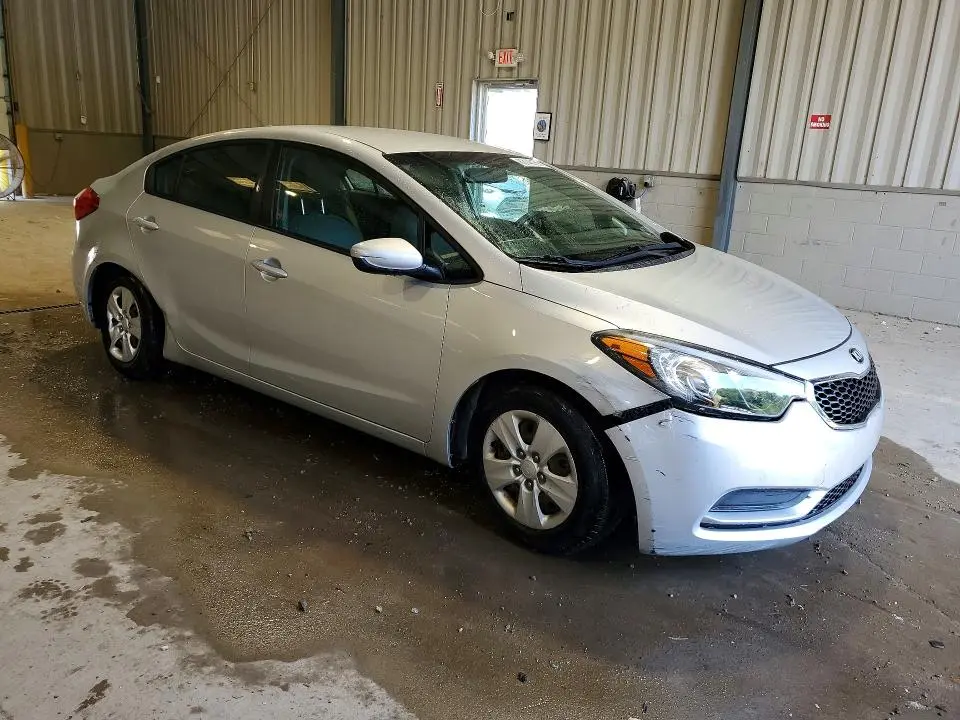 2016 KIA FORTE LX  