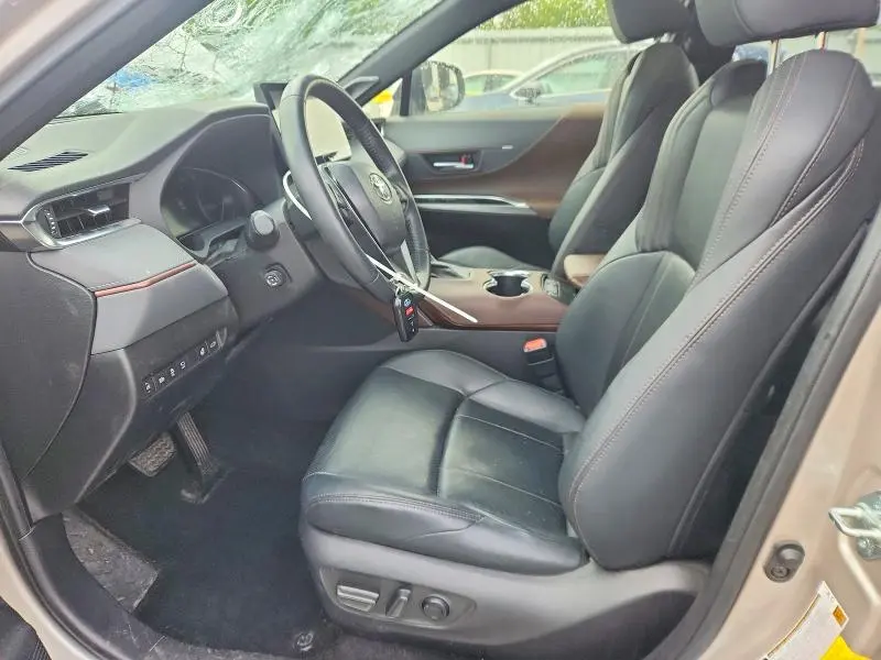 2021 TOYOTA VENZA LIMITED  