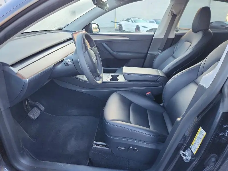 2025 TESLA MODEL Y   