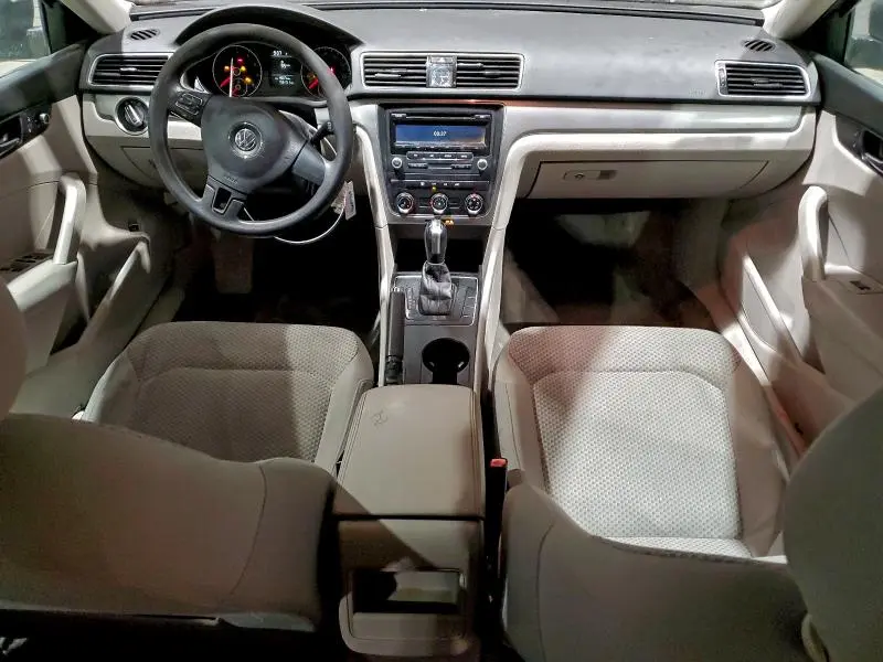 2013 VOLKSWAGEN PASSAT S  